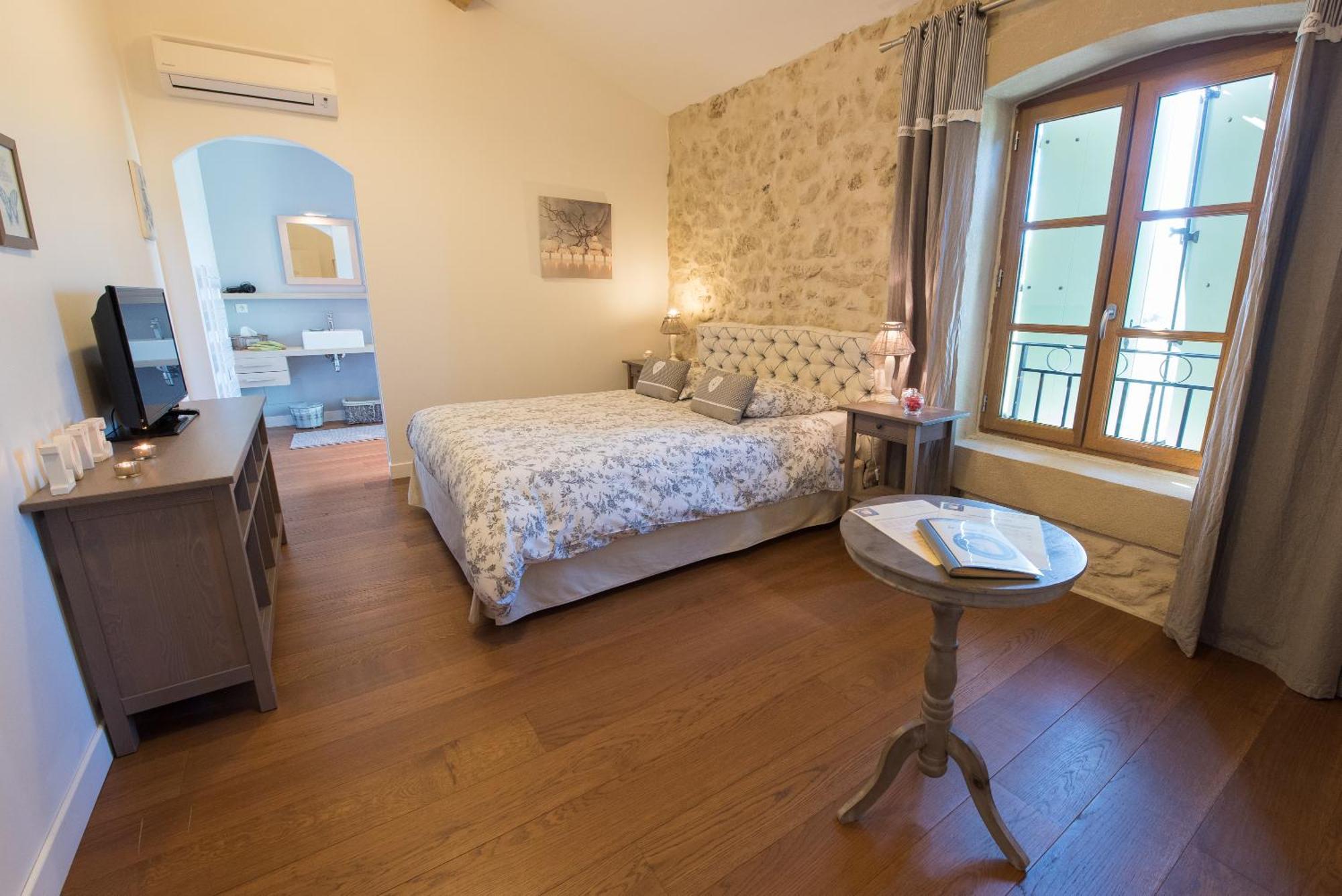 Hotel Le Relais De Pigasse Ouveillan Habitación foto